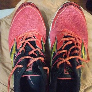 Mizuno Wave Creation 14 Sneaker